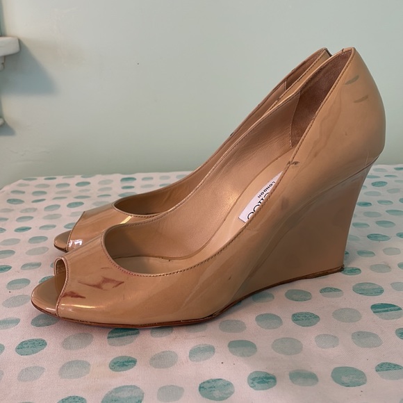 ***NEED GONE ASAP***Jimmy Choo patent leather peep toe wedges size 39 - Picture 5 of 10